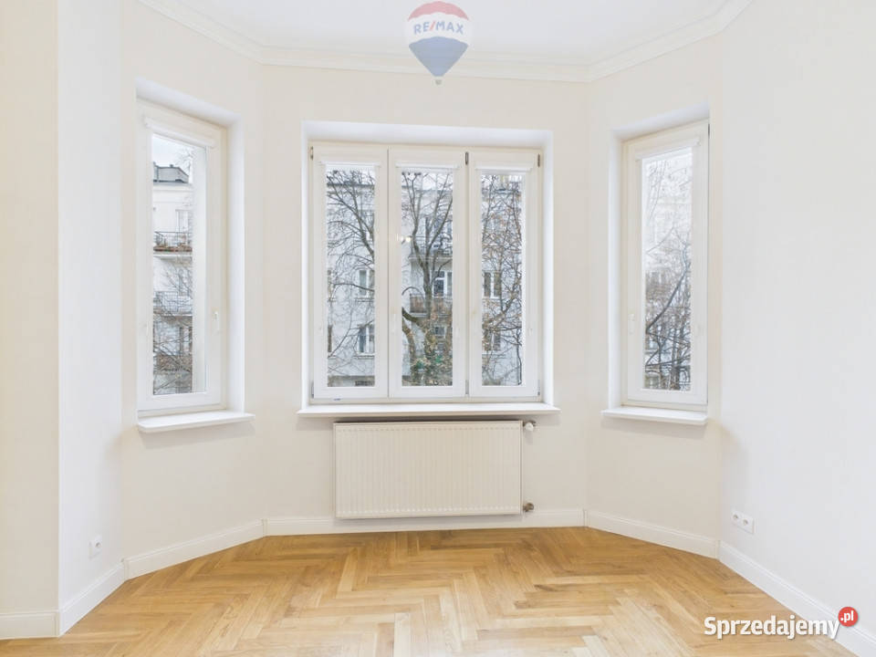 Dwupokojowe nieumeblowane mieszkanie w kamienicy Warszawa