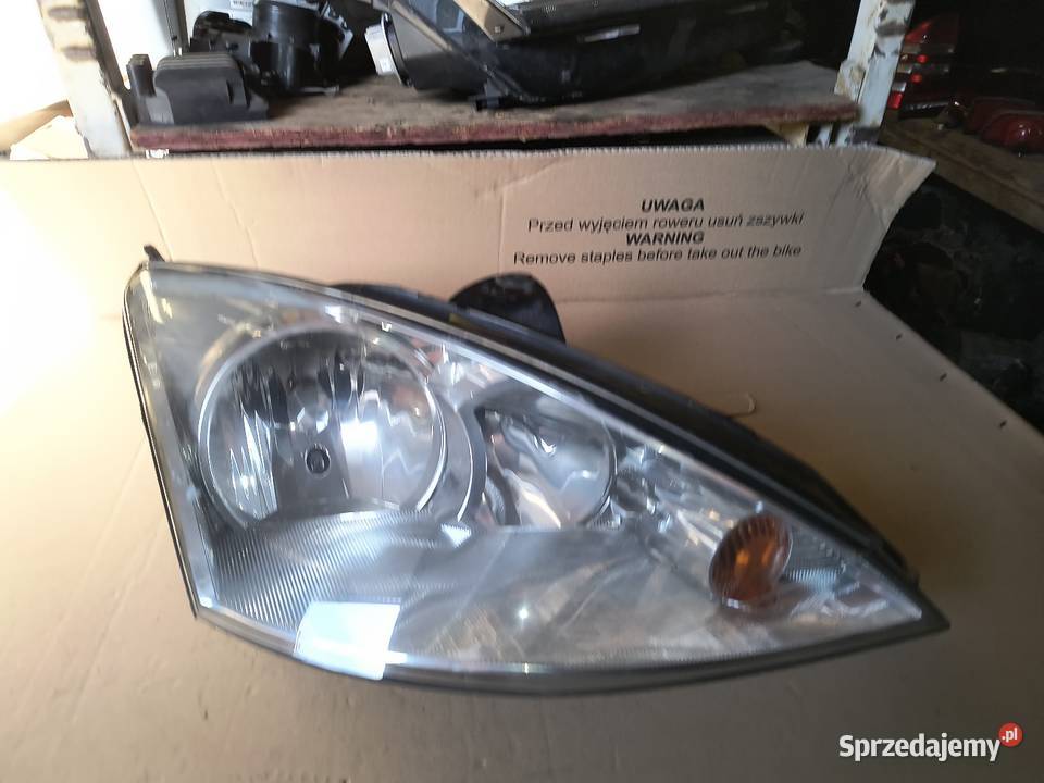 Ford Focus MK1 lift 0104 Reflektor prawy osobowe Domasław sprzedam