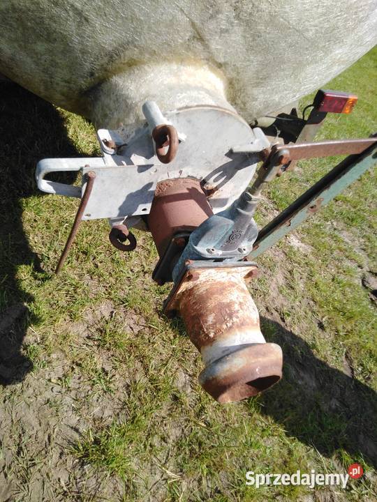 Beczkowóz wóz asenizacyjny Fortschritt HTS100