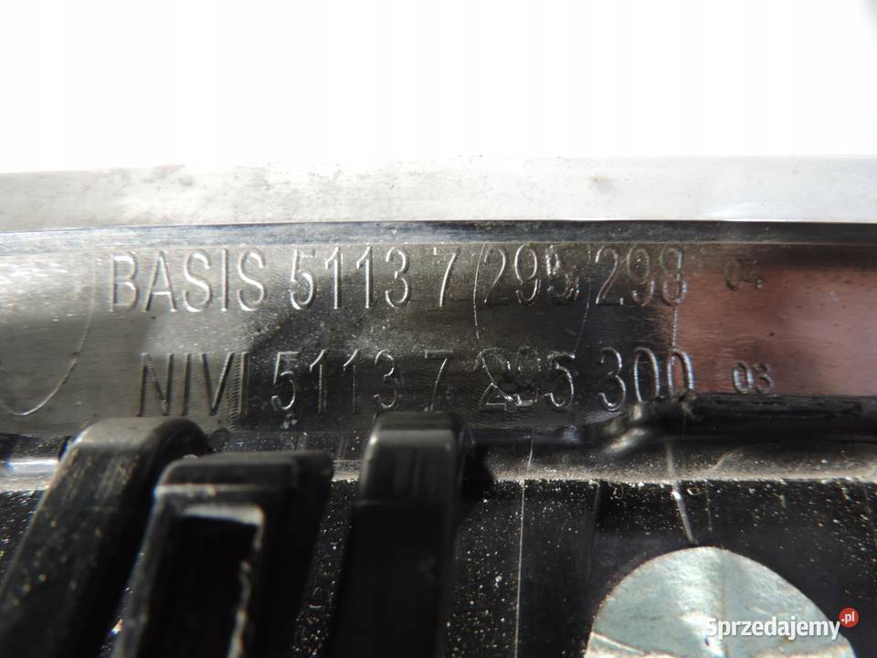 BMW 7 F01 ATRAPA PRAWA GRILL 51137295298 Części samochodowe