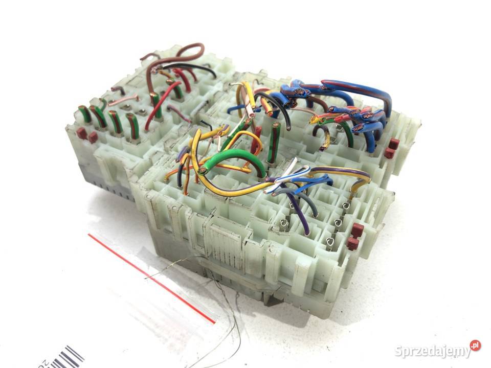 SKRZYNKA BEZPIECZNIKÓW FORD GALAXY II Hatchback osobowe Skrzynki bezpieczników sprzedam