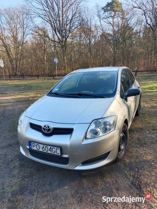 Toyota Auris 14 benzyna klima Salon Polska Luboń