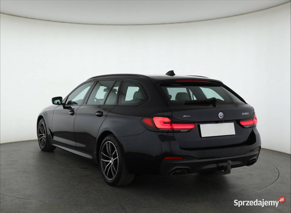 BMW 5 530i xDrive asystent pasa ruchu Piaseczno
