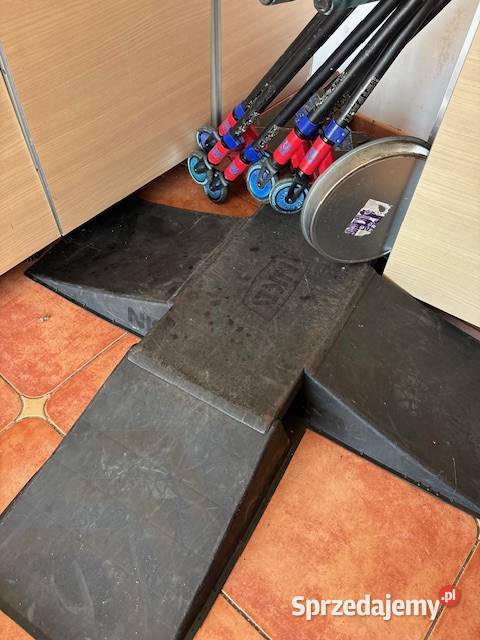 mini Skatepark NKX rampy hulajnogi INVERT Wioska