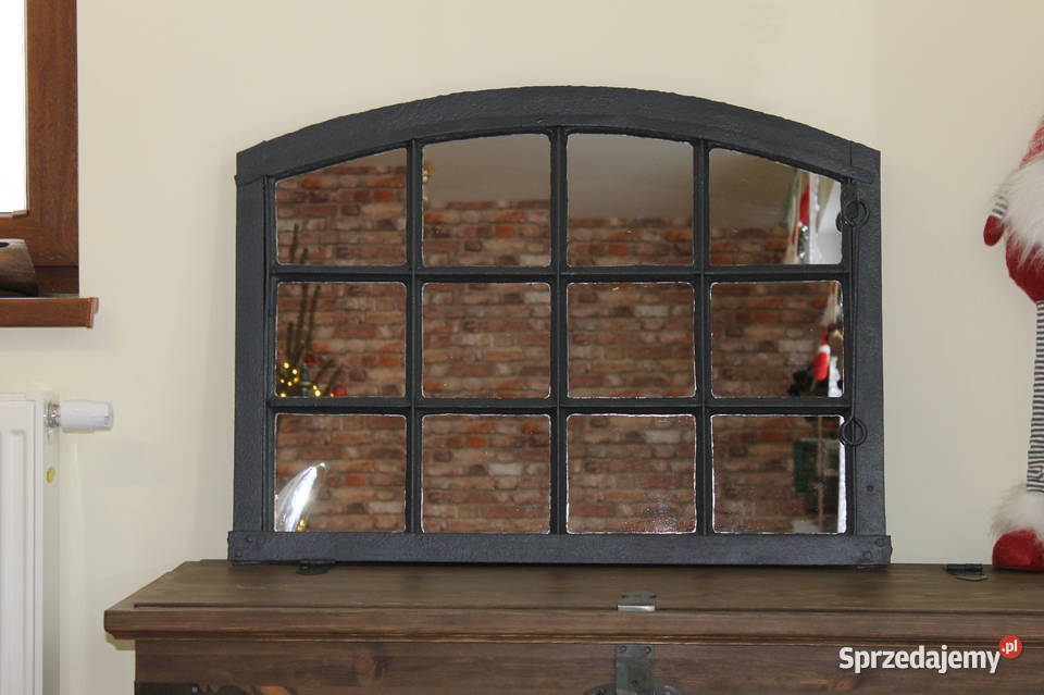 Lustro loft w starnym metalowym oknie Siekierki Małe