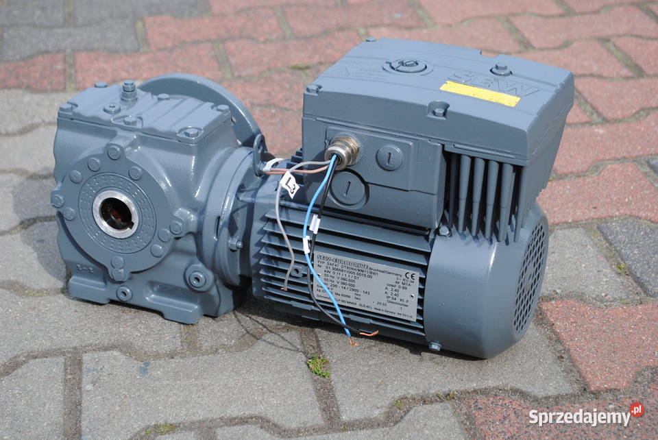 Motoreduktor kątowy 01111kw 14143obr SAF47 Firmy