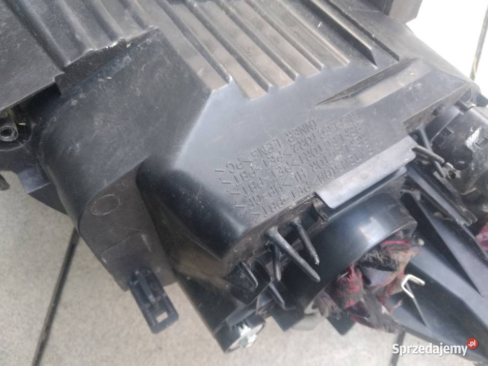 Mazda 2 0714 lampa reflektor lewa przednia przód Ślesin sprzedam