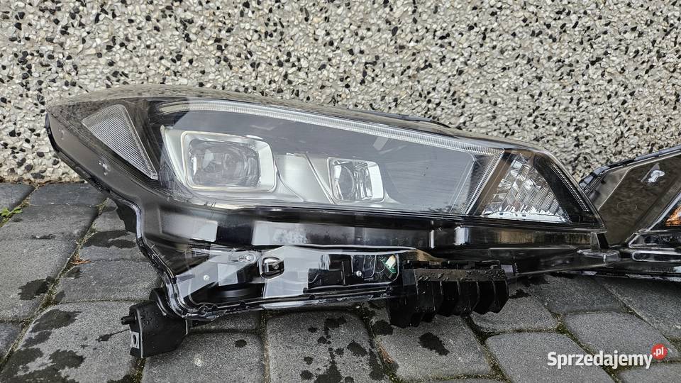 NISSAN LEAF II ZE1 LAMPY PRZÓD FULL LED LEWA osobowe małopolskie Szarów