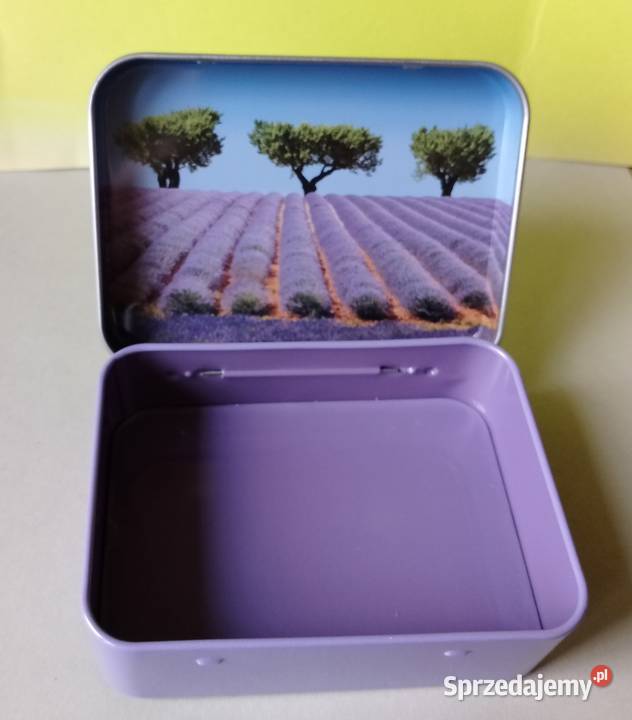 Metalowe pudełko na zawiasach z motywem pola Oborniki