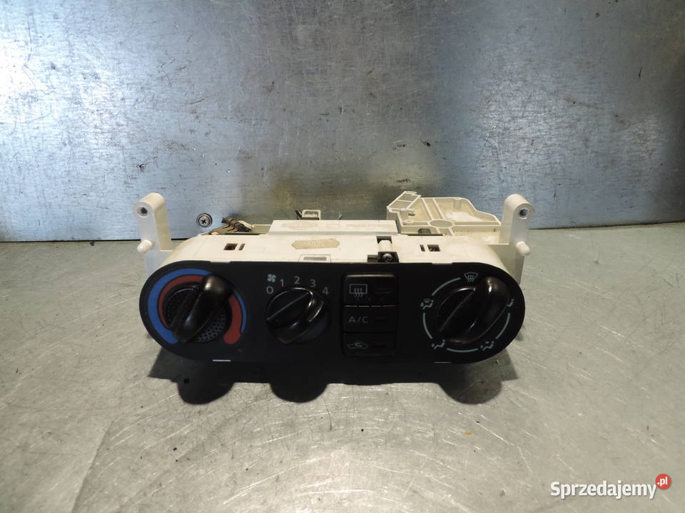 KONSOLA PANEL NAWIEWU NISSAN ALMERA N16 Rok produkcji 2002 Nowy Sącz sprzedam