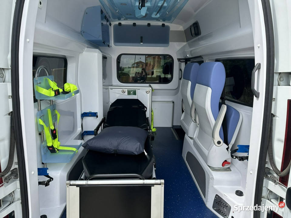 ambulansy Renault Trafic Renault Trafic 2016 Samochody ciężarowe Gostyń