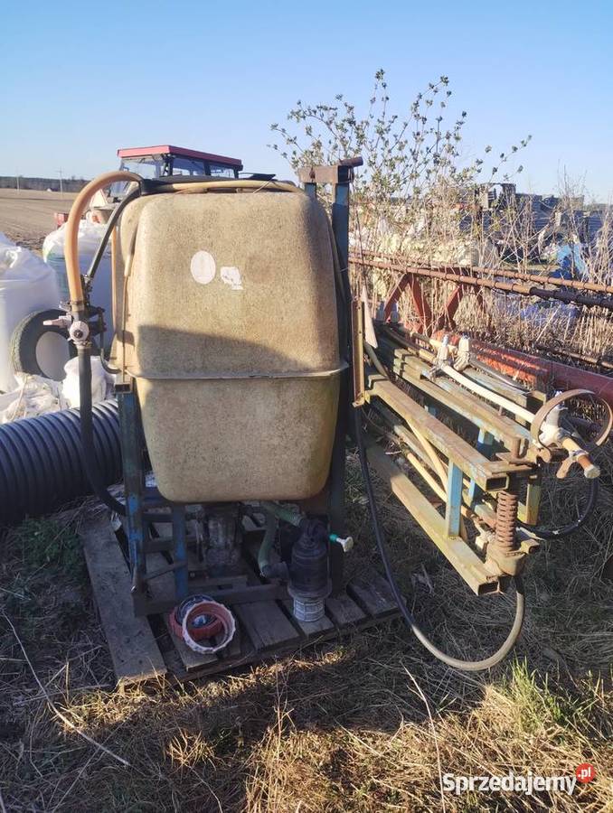 Opryskiwacz cztery setka 400 l no nieuszkodzony