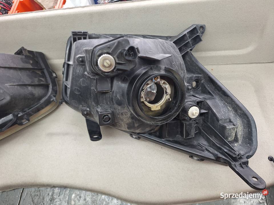 Lampy przód Toyota rav4 Jasło