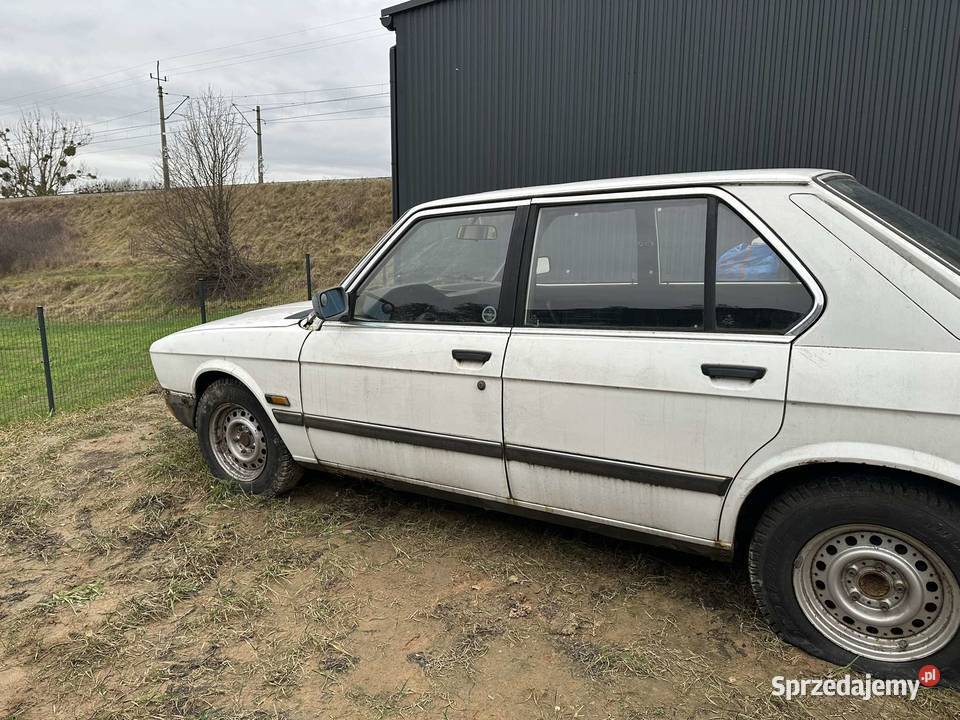 BMW E28 520i Sedan 1984r 267111 5 Benzyna M20B20 warmińsko-mazurskie