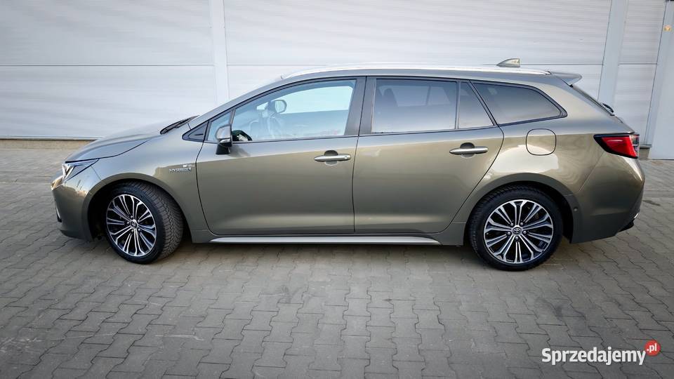 Toyota Corolla 20 Dynamic Force 184 Hybrid Style 1986cm3 sprzedam