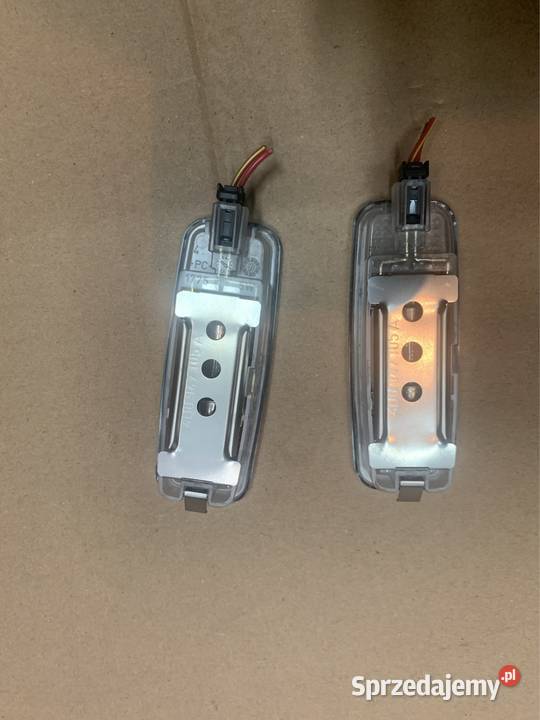 Lampka oświetlenia kabiny 4D0947105A audi a5 8t zachodniopomorskie Szczecin