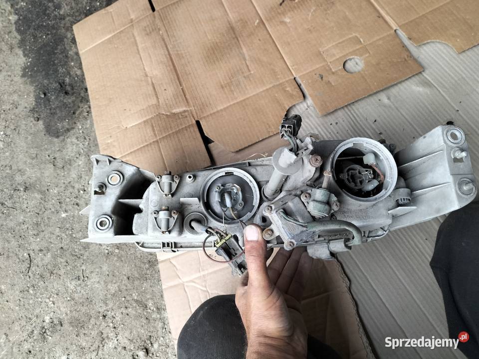 LAMPA PRZÓD PRZEDNIA PRAWA REFLEKTOR MAZDA 626 Kamień-Kolonia