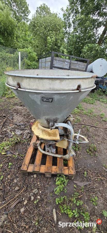 Rozsiewacz nawozów AGROMET lejek Rozsiewacze nawozów