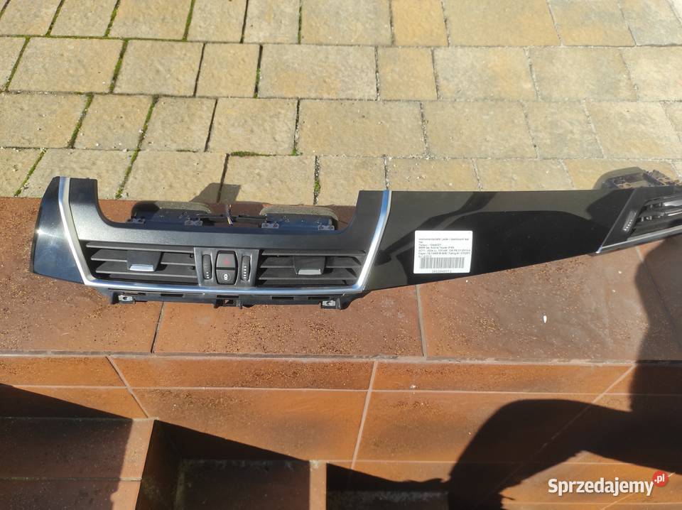 Dekor kratki deski BMW F45 osobowe Deski rozdzielcze, konsole Osiek sprzedam