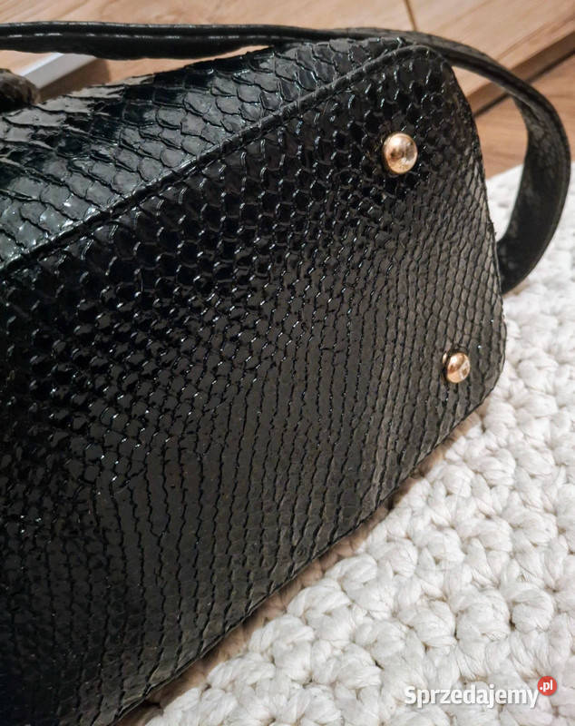 Lakierowana torebka Mohito czarna wzór skóra 37cm Zielona Góra