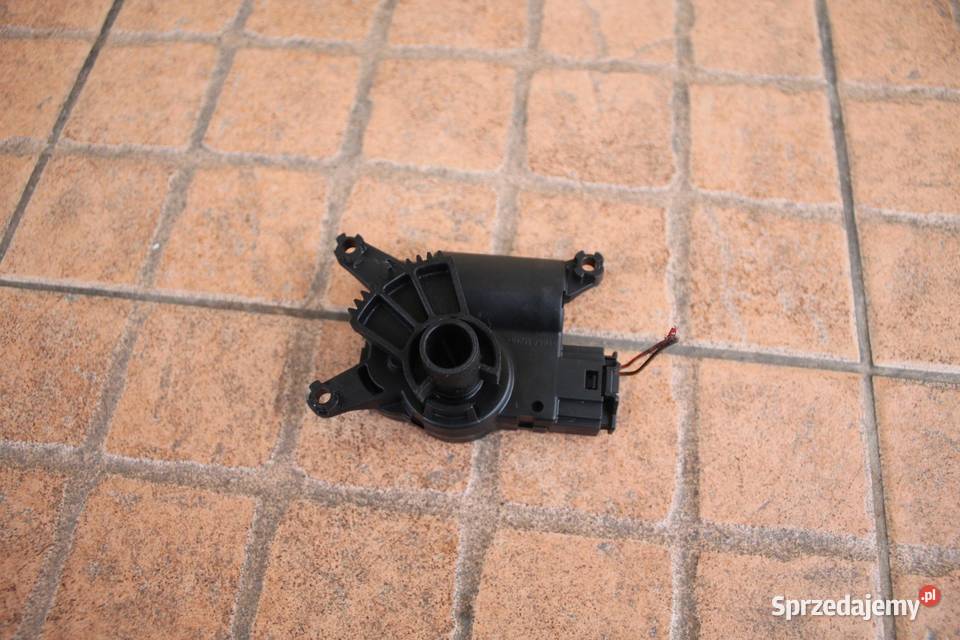 SILNICZEK NAGRZEWNICY OPEL CORSA D A21000700