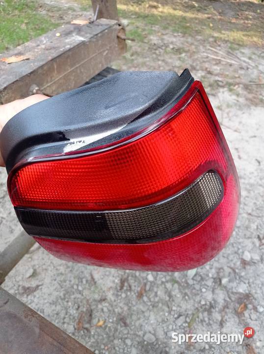 Sprzedam 2 ładne lampy tył skoda felicja Biłgoraj