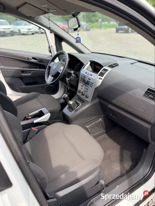 Opel Zafira B 16 benzyna 2011r elektryczne lusterka Tomaszów Lubelski
