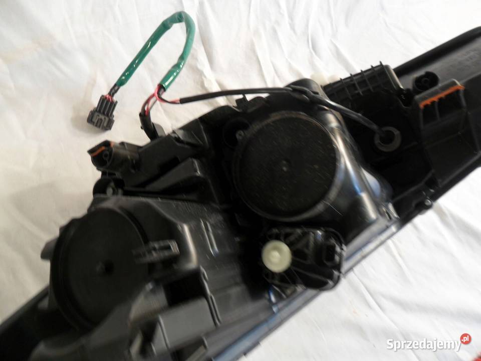 REFLEKTOR LAMPA PRAWA PRZÓD NOWA NISSAN LEAF Nowy Tomyśl