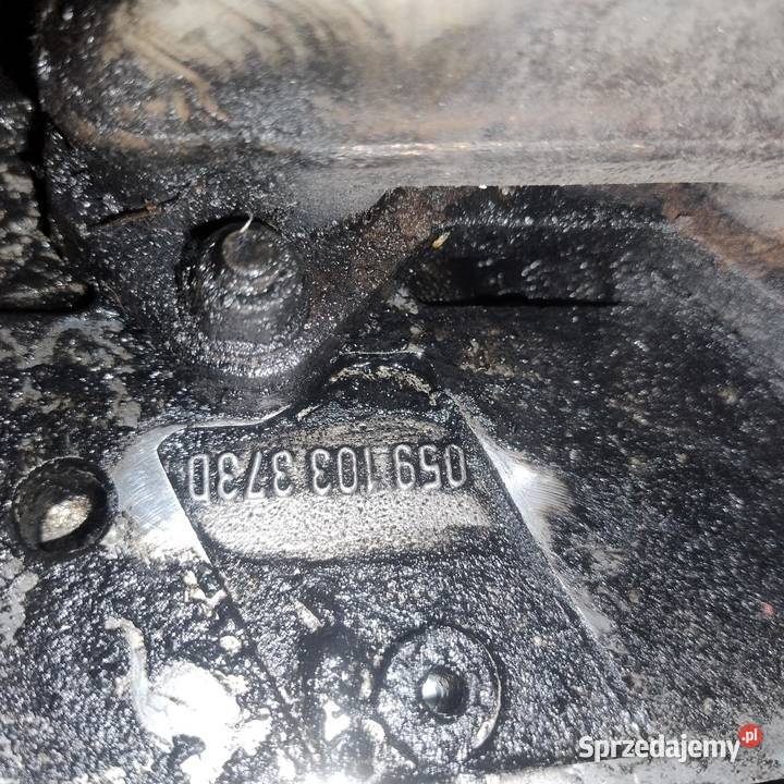 Głowica lewa 25 v6 TDI audi części silnikowe podkarpackie Krosno