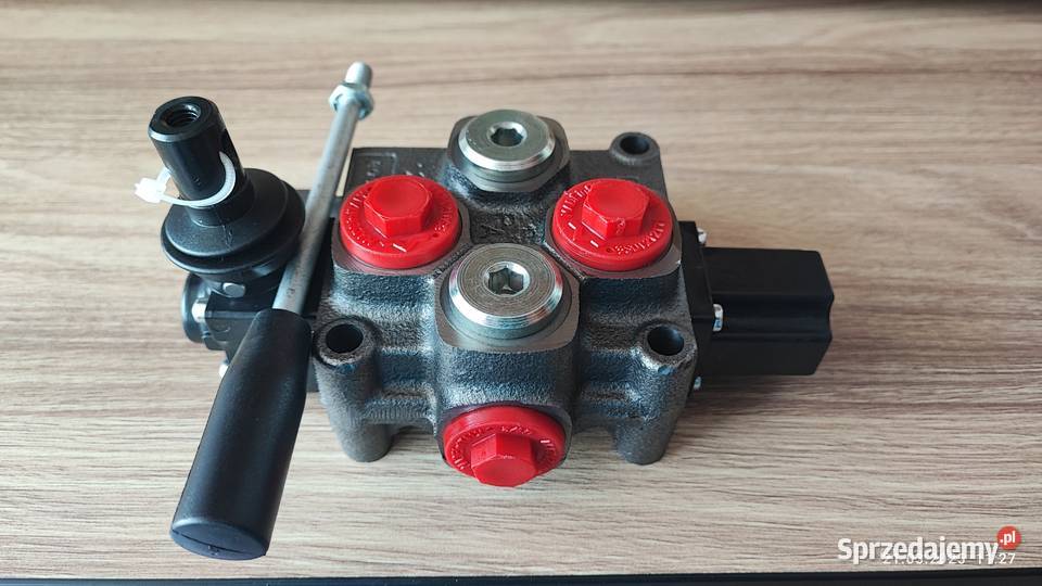 Rozdzielacz z zatrzaskiem P183 184 Bumar Układ hydrauliczny Motoryzacja sprzedam
