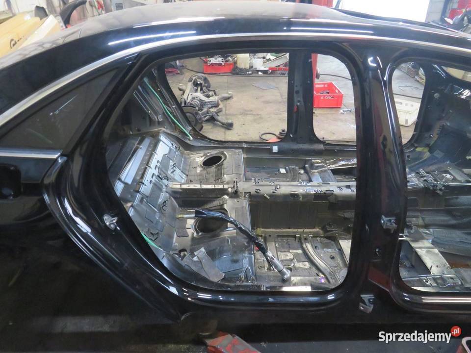 PRÓG SŁUPEK PRAWY BOK LONG AUDI A8 D4
