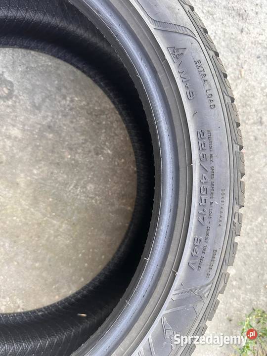 Opony zimowe Goodyear 22545r17 94V sprzedam