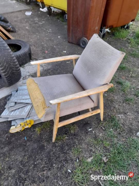 FOTEL Lisek typ 300190 renowacji tapicerki Mędłów sprzedam