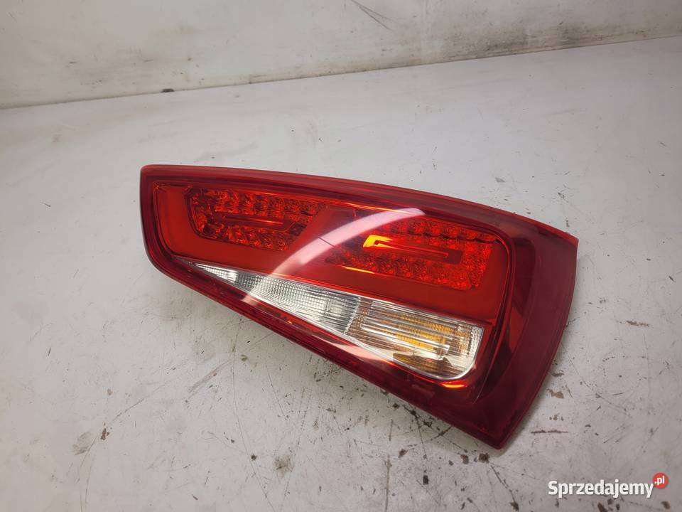 LAMPA PRAWY TYŁ W KLAPĘ AUDI A1 8X3 8X0945094B