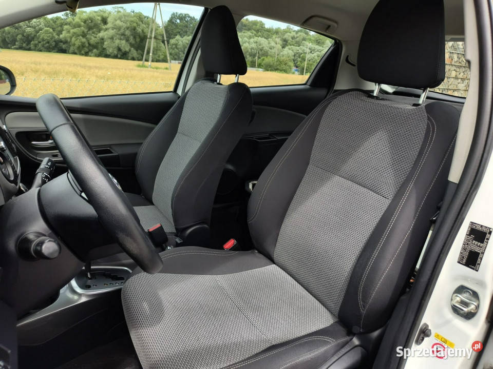 Toyota Yaris 15 benzynka hybryda automat Yaris Kęty