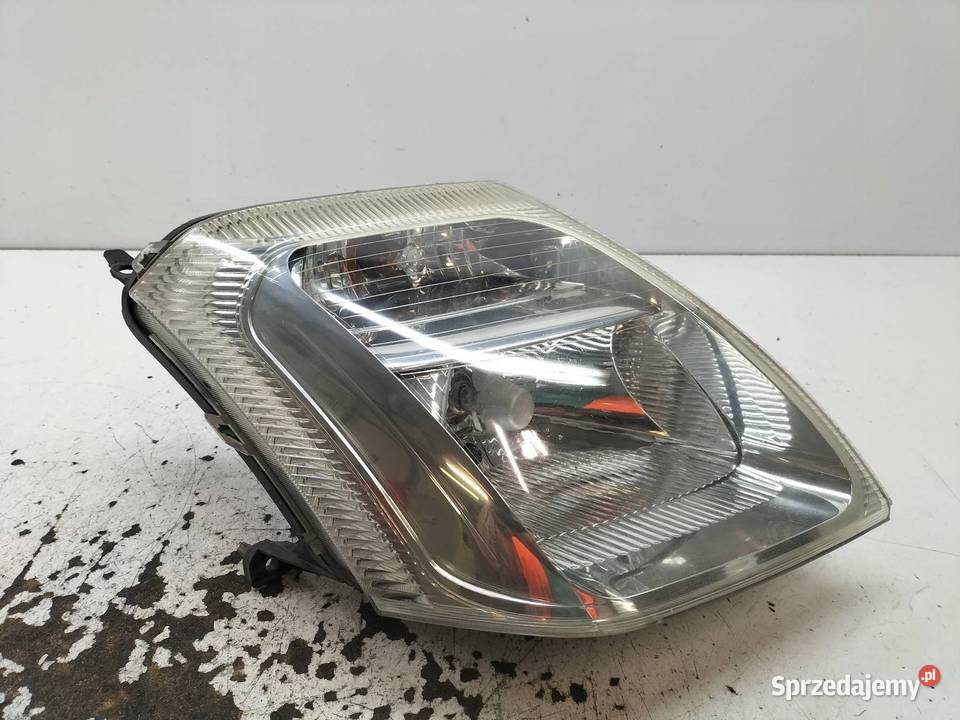 LAMPA PRZÓD PRAWA EU 9680128180 Citroen C2 I świętokrzyskie