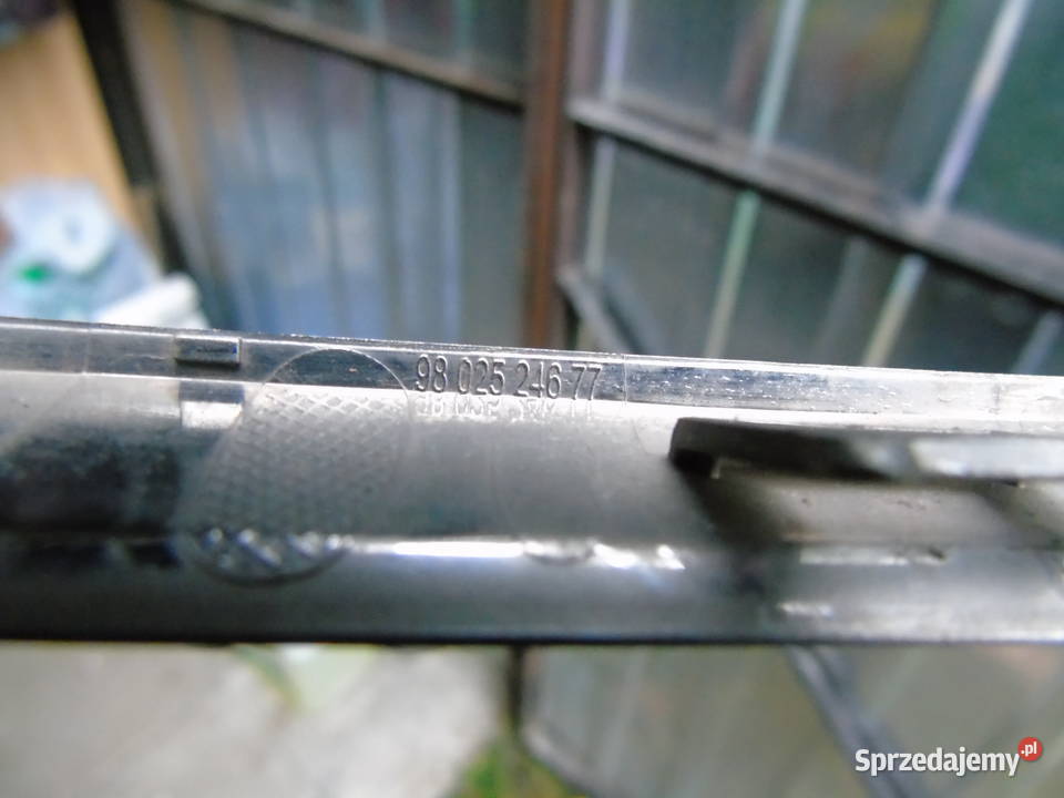 Peugeot 2008 Listwa Chrom Grilla 9802524677 osobowe Radziszów