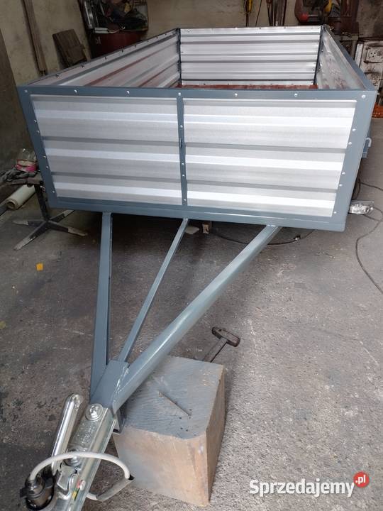 Przyczepka samochodowa