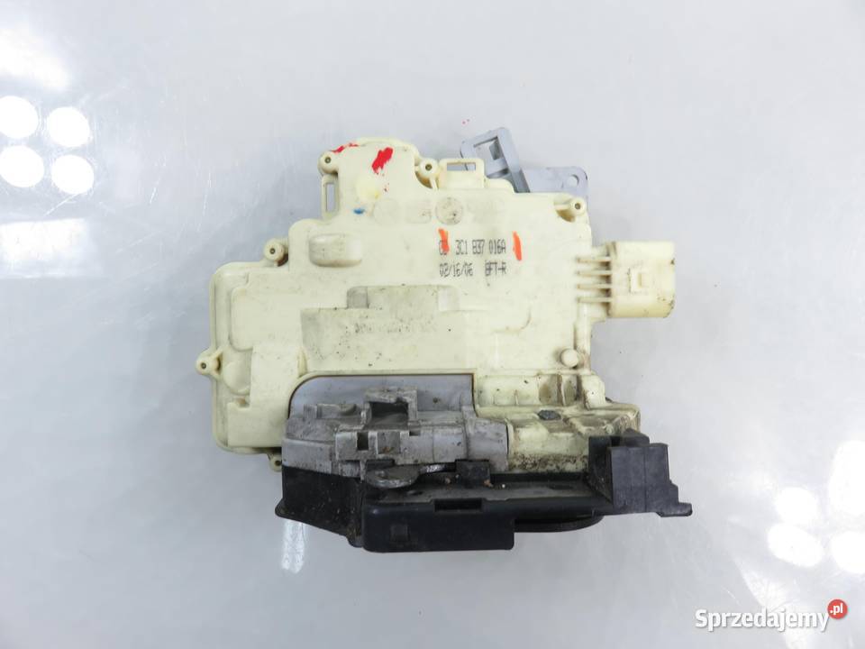 ZAMEK PRAWY PRZEDNI VW PASSAT B6 B7 3C1837016A