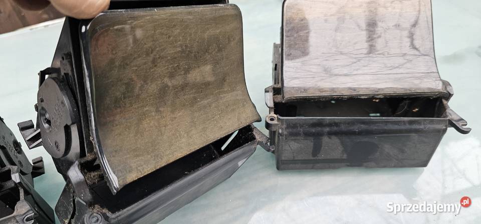 Schowek podłokietnika mercedes w210 avantgarde Rok produkcji 1998 Zbąszyń