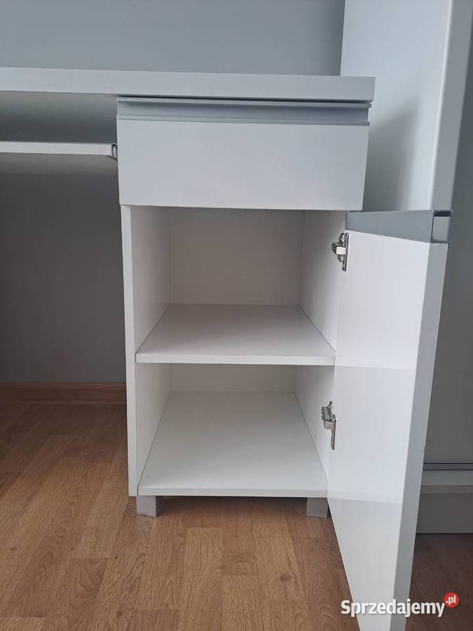 Białe biurko świętokrzyskie Busko-Zdrój