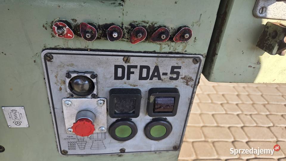 Frezarka dolnowrzecionowa Gomad DFDA5 Produkcja pomorskie Karsin