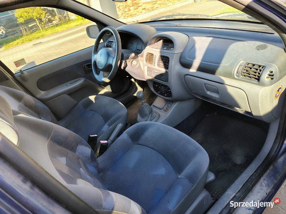 Renault Clio 14 1999r sprawny przegląd do marca Czmoń sprzedam