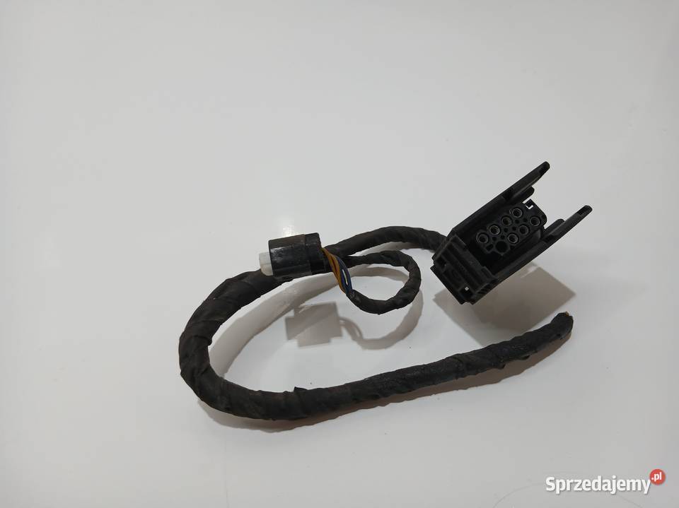 KOSTKA WTYCZKA LAMPY PRZÓD BMW E60 E61 H7 OE Strzyżewice