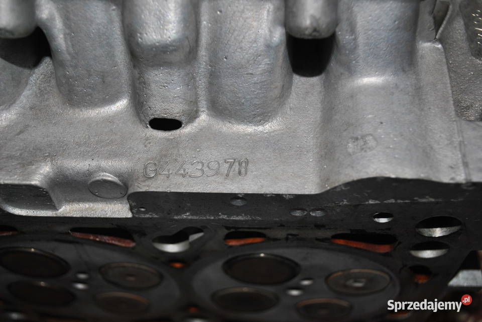Głowica cylindrów LEWA AUDI A4B5 A6C5 A8D2 osobowe śląskie Poręba sprzedam