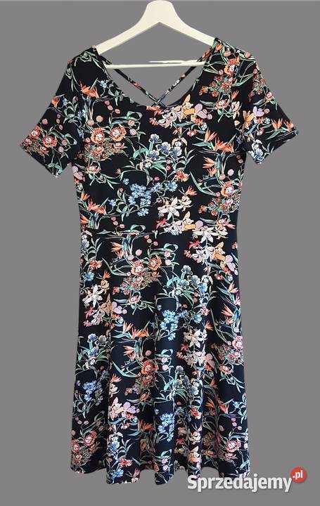 Damska sukienka czarna w kwiaty z krótkim czarny Spódnice i sukienki małopolskie Chrzanów