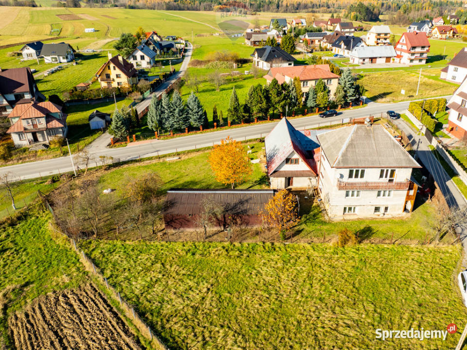 Działka budowlana z domem i budynkami Spytkowice