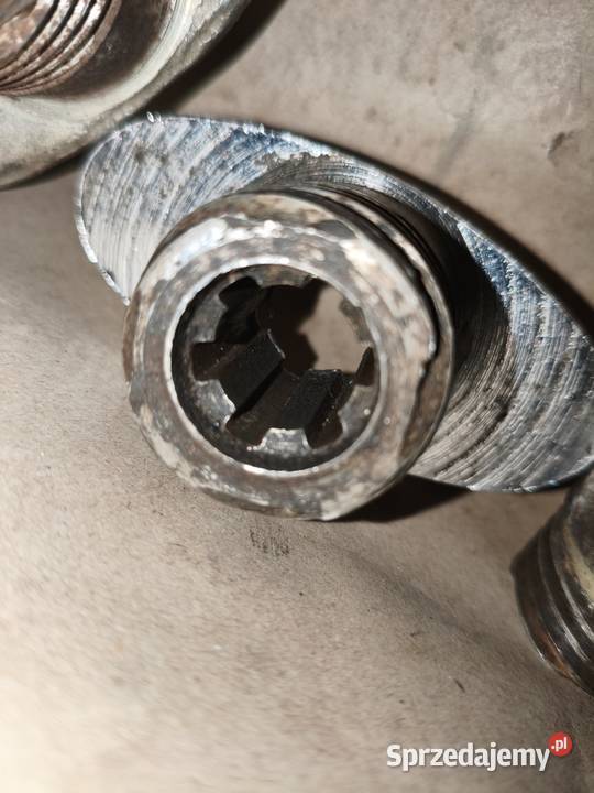 Widelec skrzyni biegów Ural typowo kół R18 Leszno