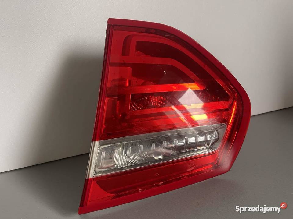 CITROEN C4 PICASSO PRAWA LAMPA W KLAPĘ Ostroróg