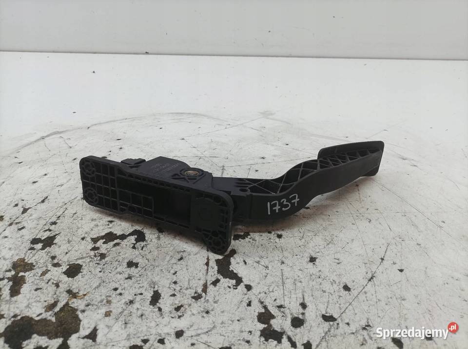 PEDAŁ POTENCJOMETR GAZU ET117030100A0 15 B 106 osobowe Wyposażenie wnętrza sprzedam